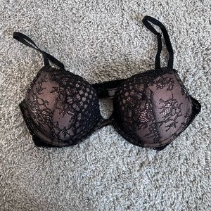 VS Bombshell Plunge Bra | EUC